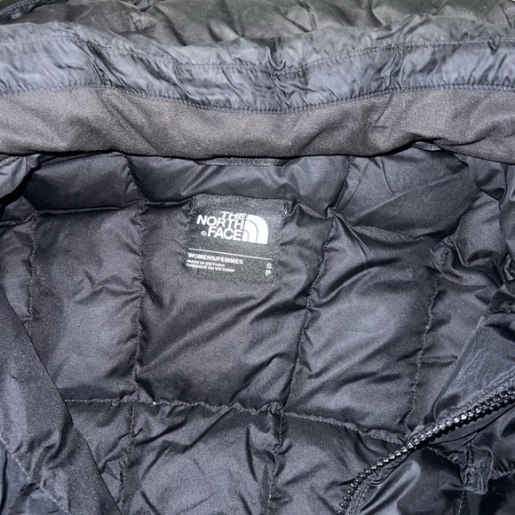 north face women's puffer jacket size small - Picture 5 of 7